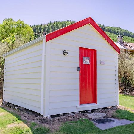 Mount Cook Station Shearers Quarters Lodge เลคเทคาโป ภายนอก รูปภาพ