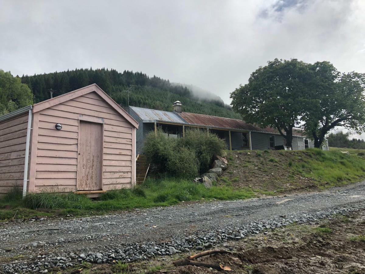 Mount Cook Station Shearers Quarters Lodge เลคเทคาโป ภายนอก รูปภาพ