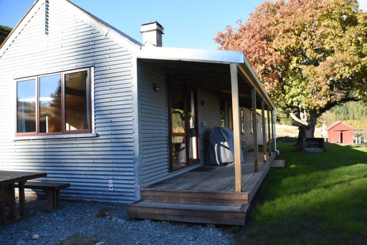 Mount Cook Station Shearers Quarters Lodge เลคเทคาโป ภายนอก รูปภาพ